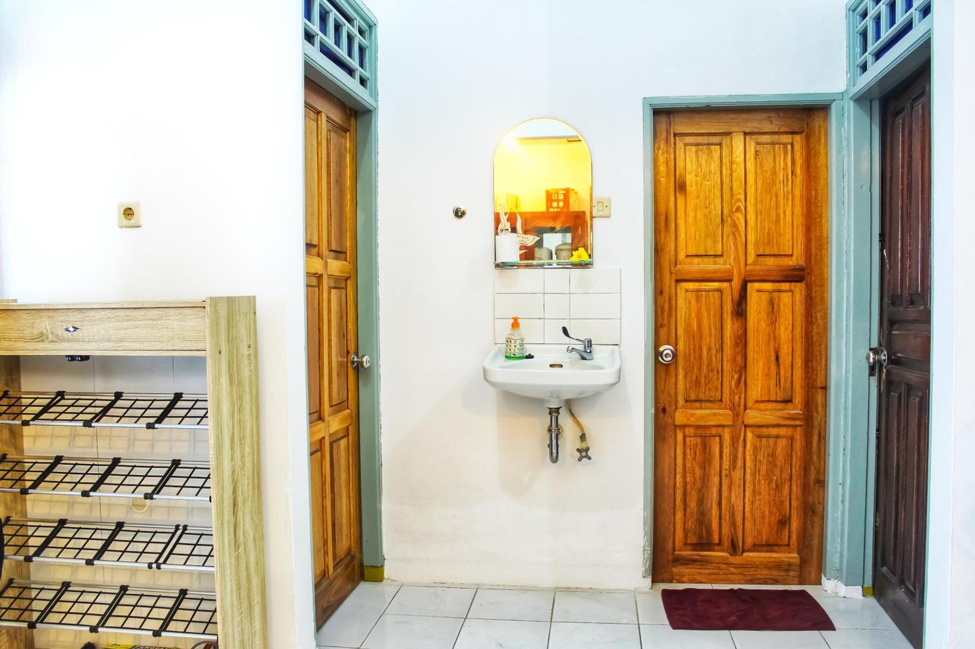 Ferienwohnung Kj Purple House Senggigi Exterior foto