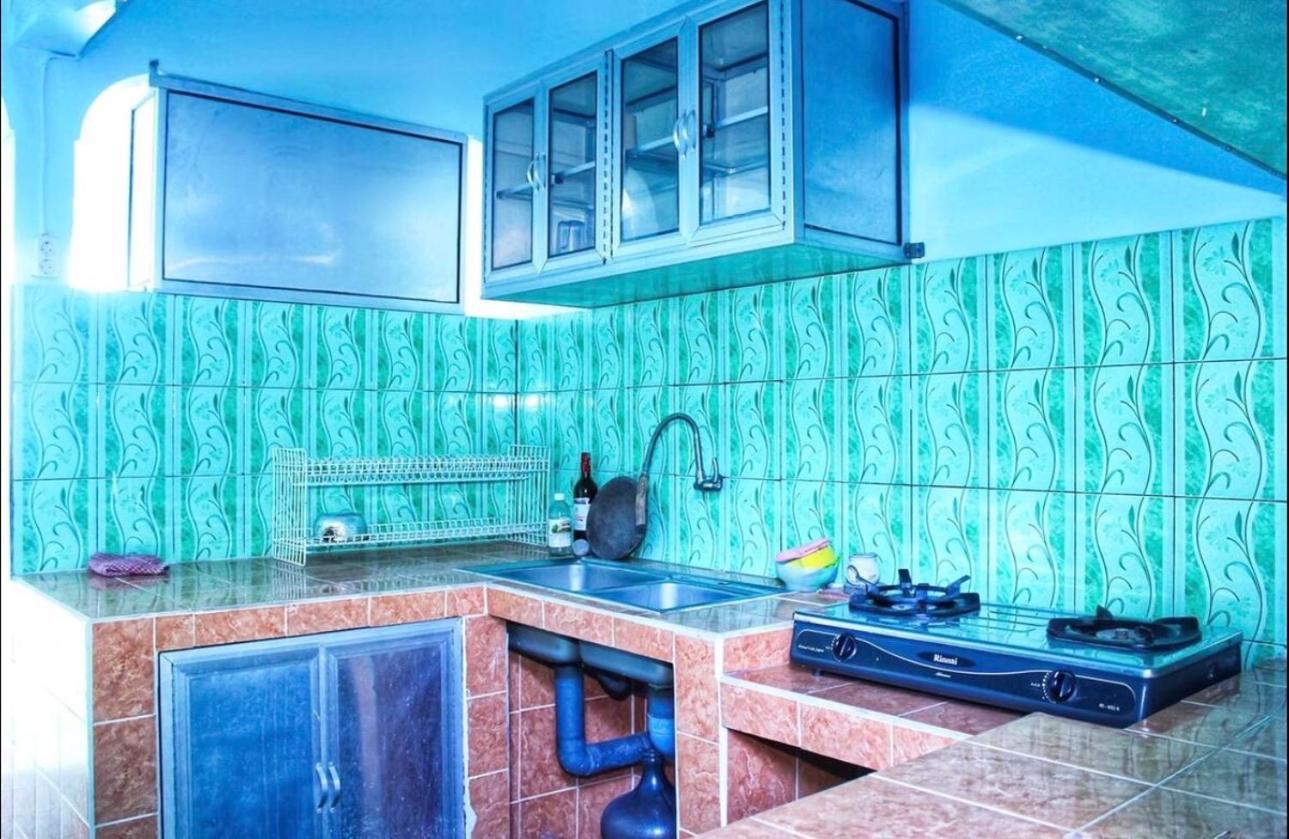 Ferienwohnung Kj Purple House Senggigi Exterior foto